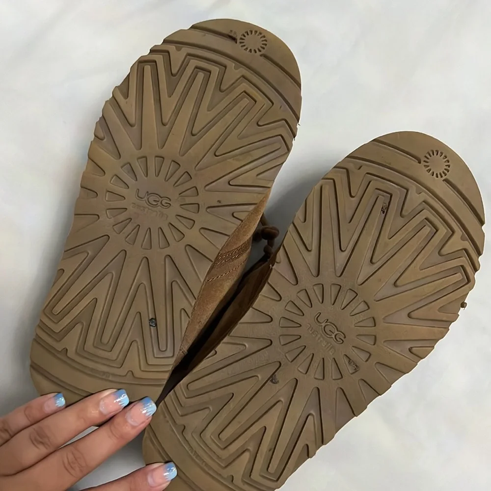 UGG Boots - Picture 4 of 4